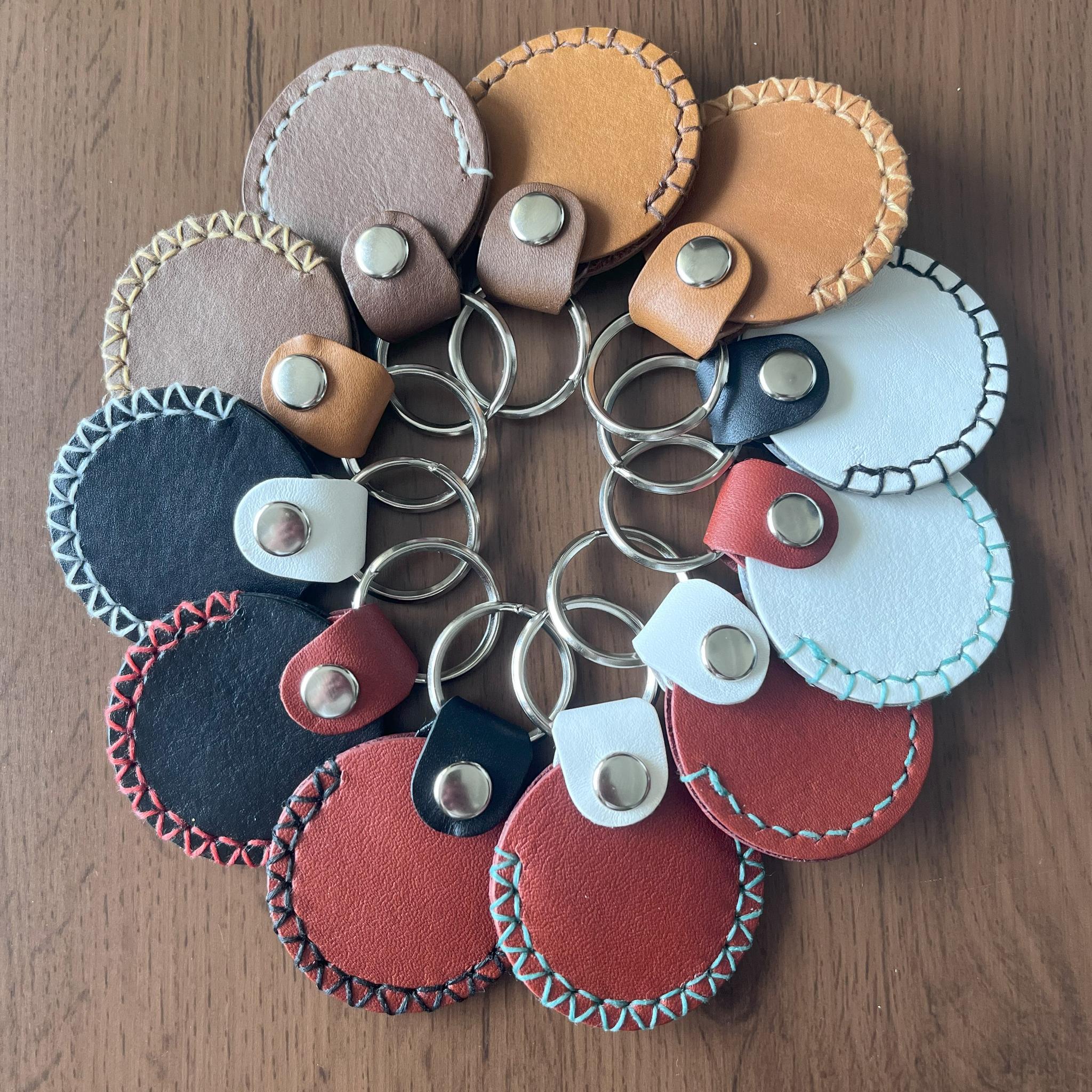 エアタグや硬貨が入る、革や糸の色をカスタマイズできるコインケース！　　【受注制作】 | 2枚目